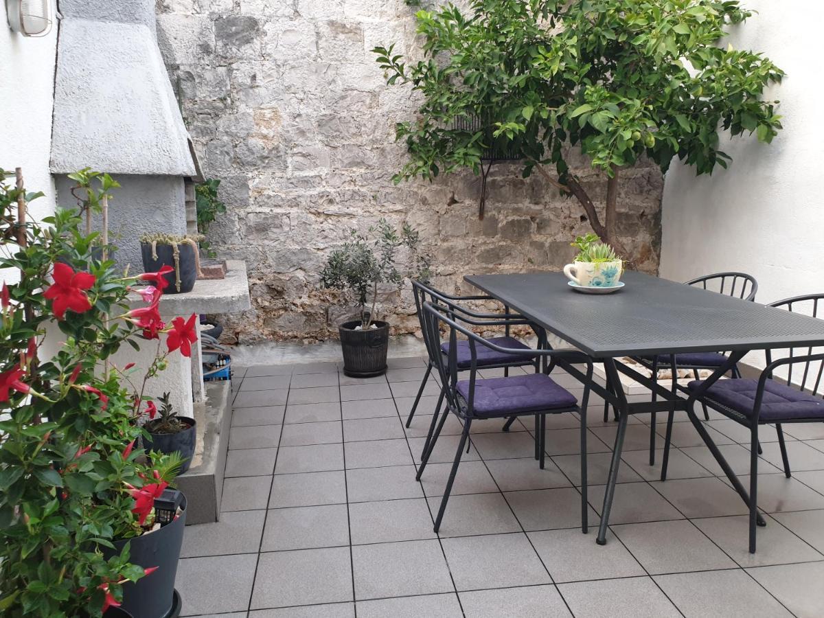 Lemon Tree Donji Seget Exterior foto