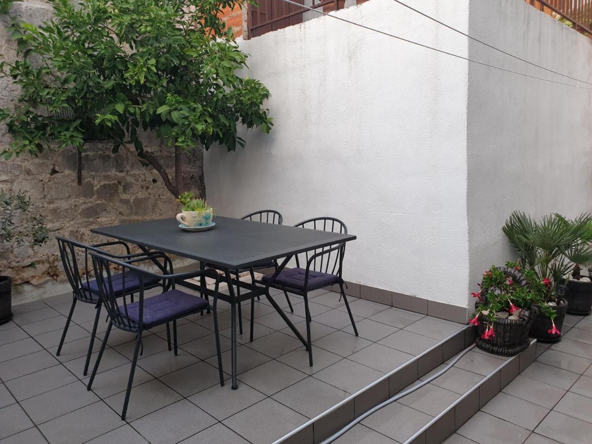 Lemon Tree Donji Seget Exterior foto
