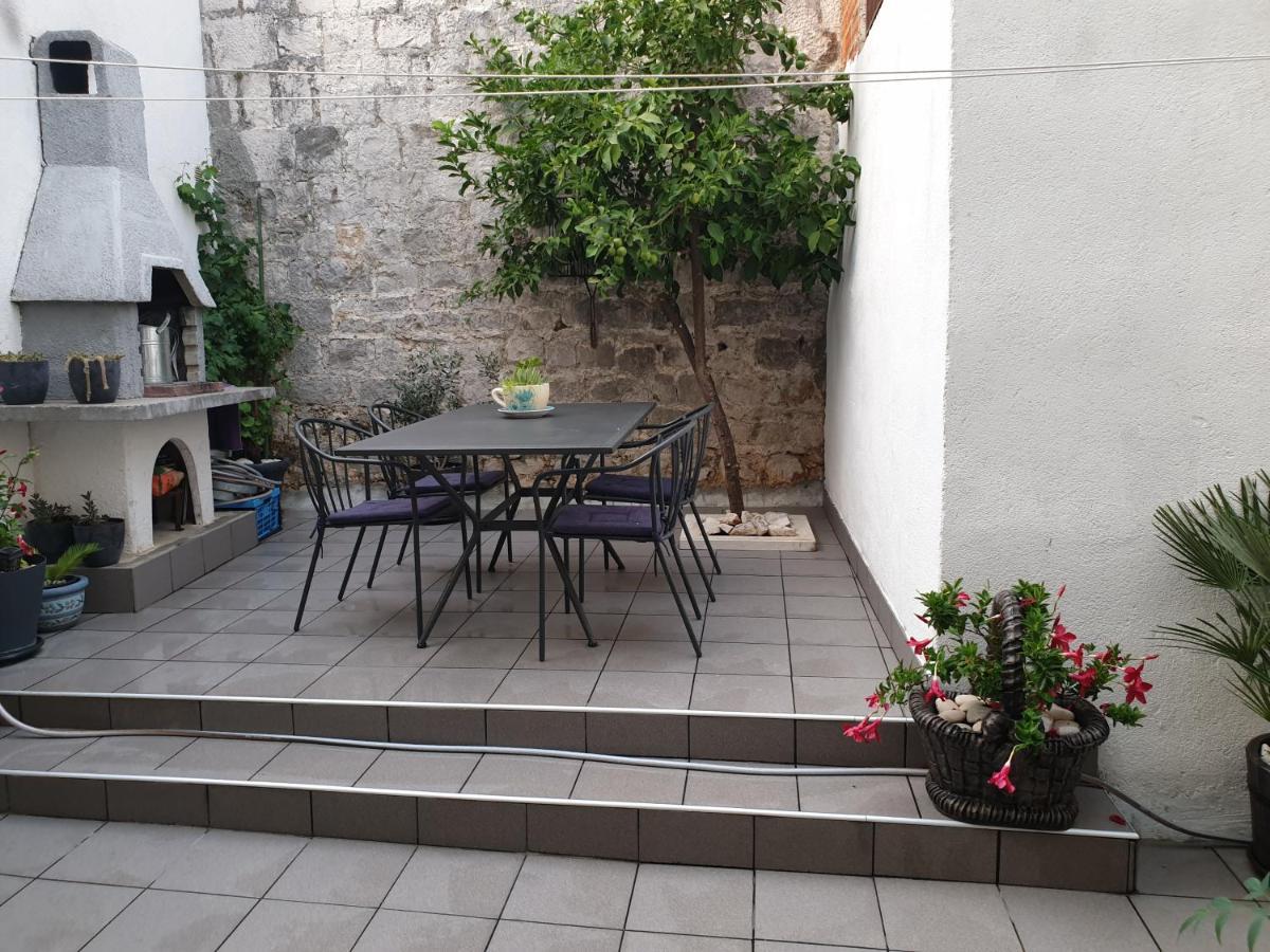 Lemon Tree Donji Seget Exterior foto