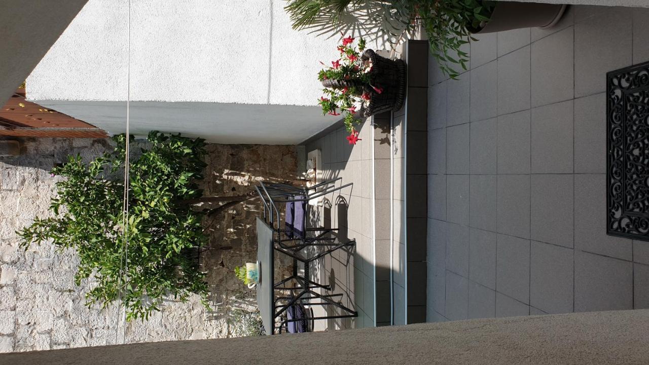 Lemon Tree Donji Seget Exterior foto
