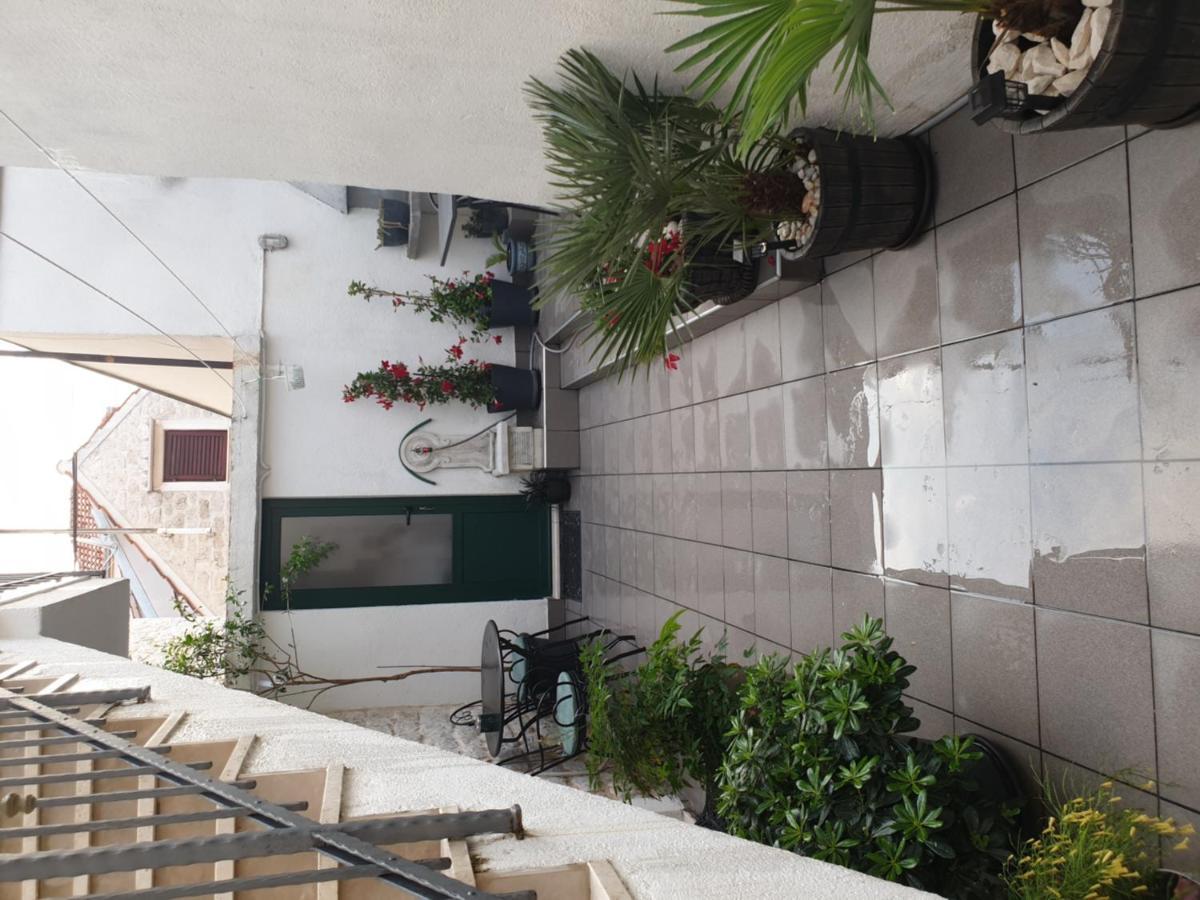 Lemon Tree Donji Seget Exterior foto