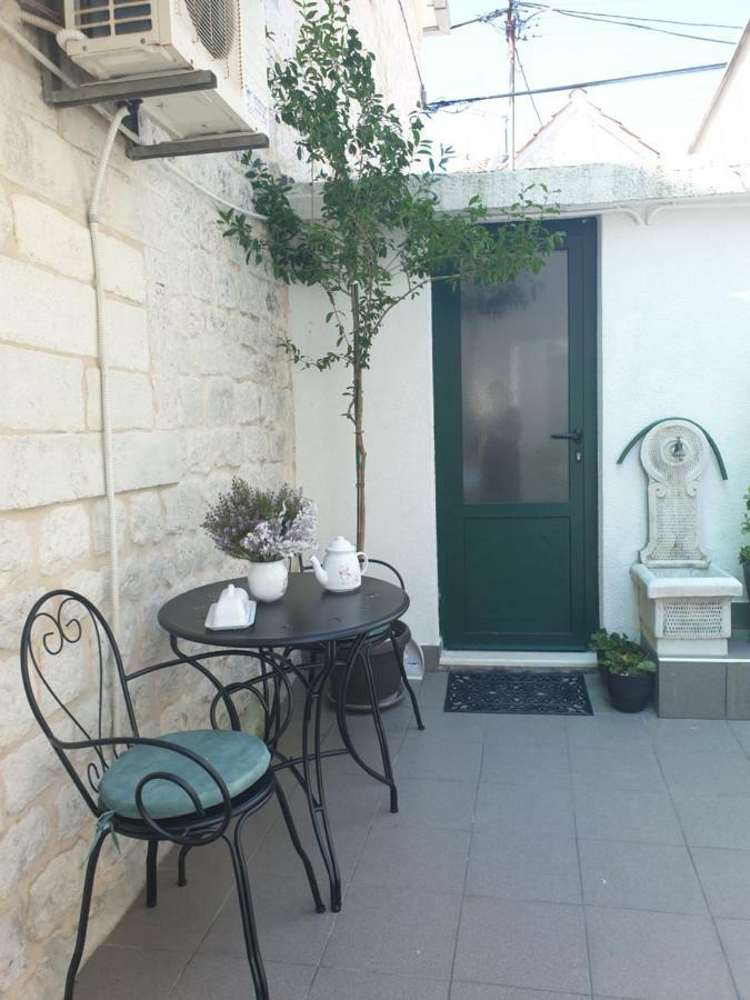 Lemon Tree Donji Seget Exterior foto